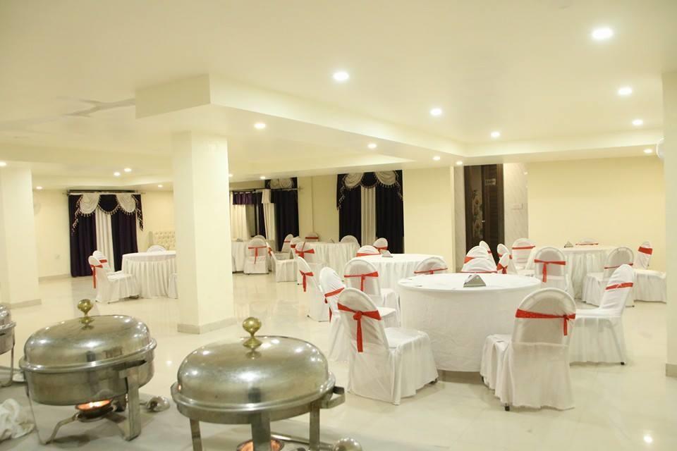The Grand Orion Otel Chinhat Dış mekan fotoğraf