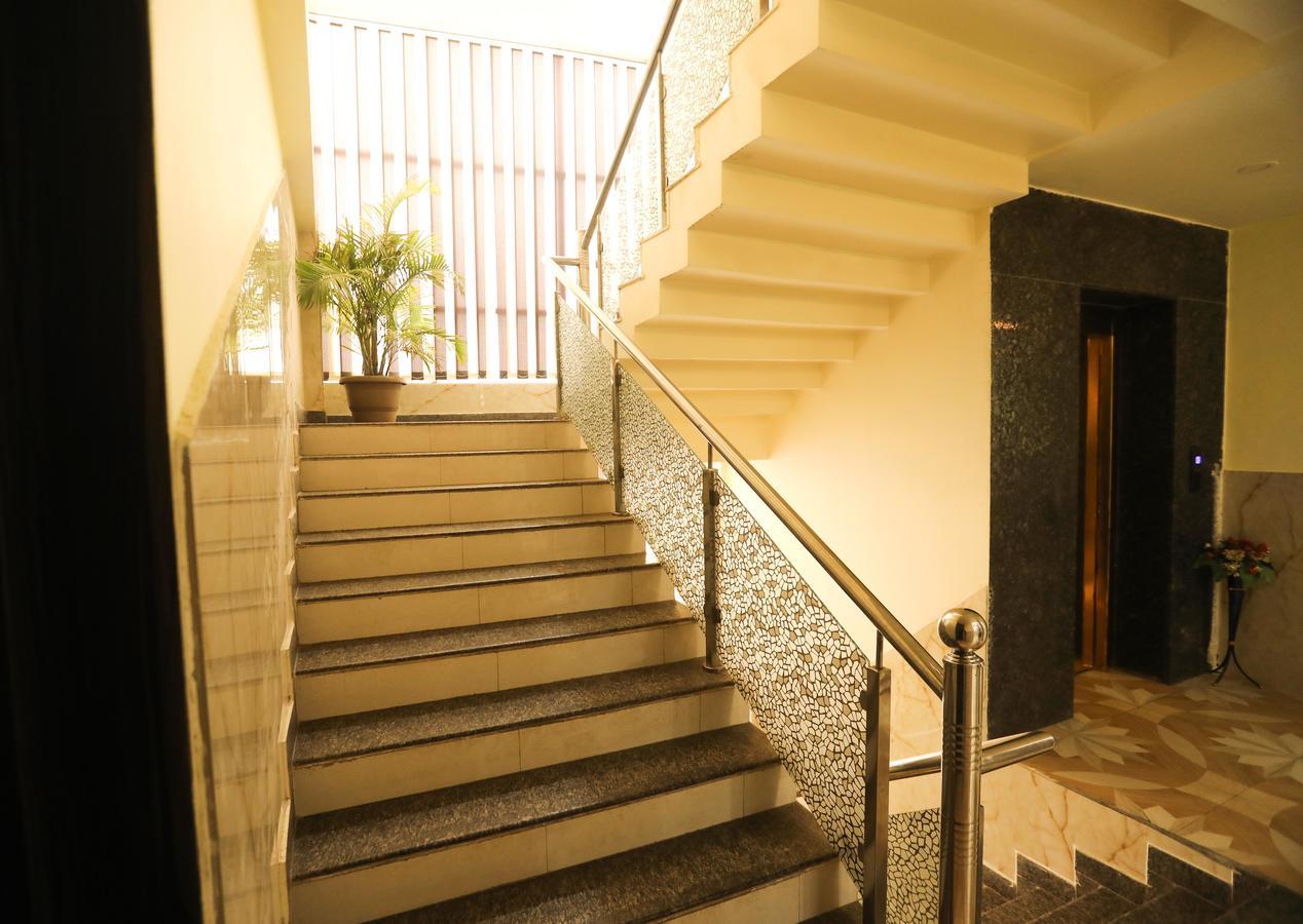 The Grand Orion Otel Chinhat Dış mekan fotoğraf